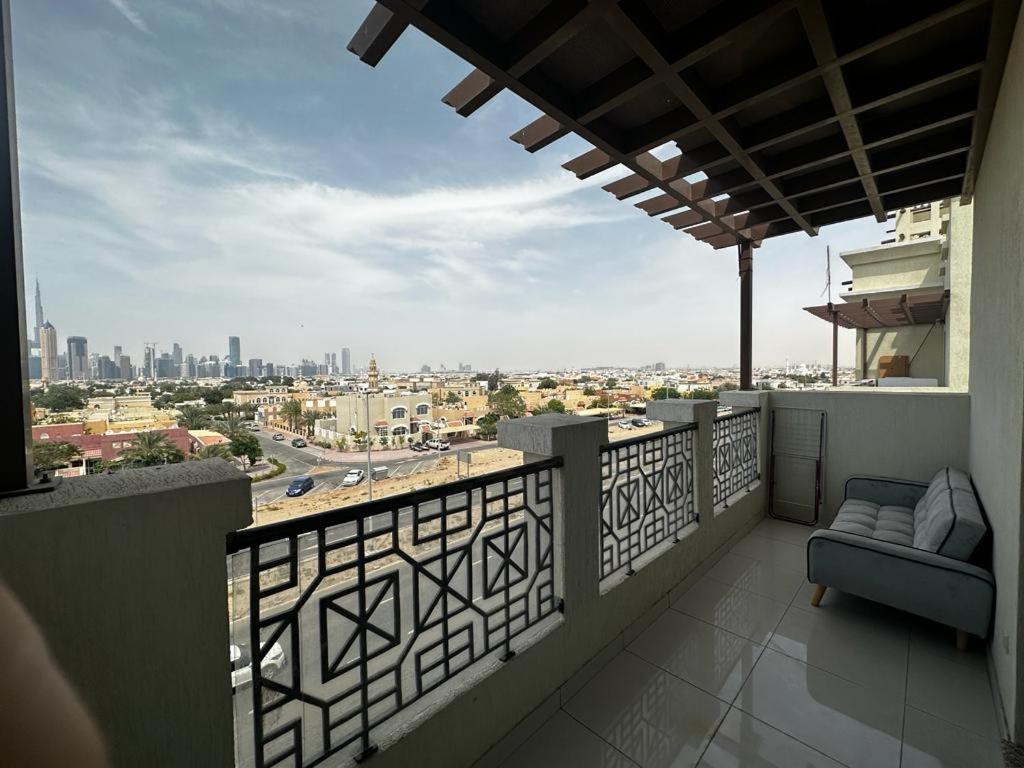 Cozy Rooms And Small Partitions For Men Guests In Dubai Ngoại thất bức ảnh